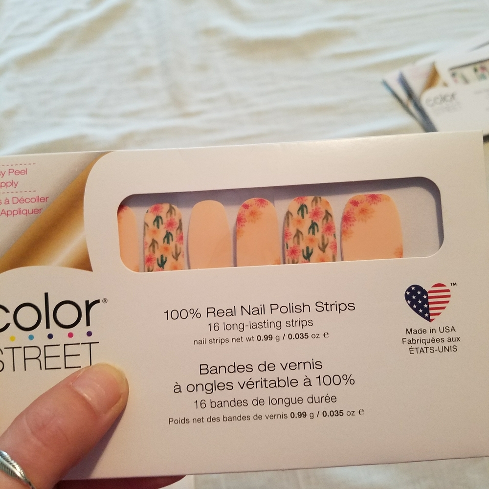Colorstreet